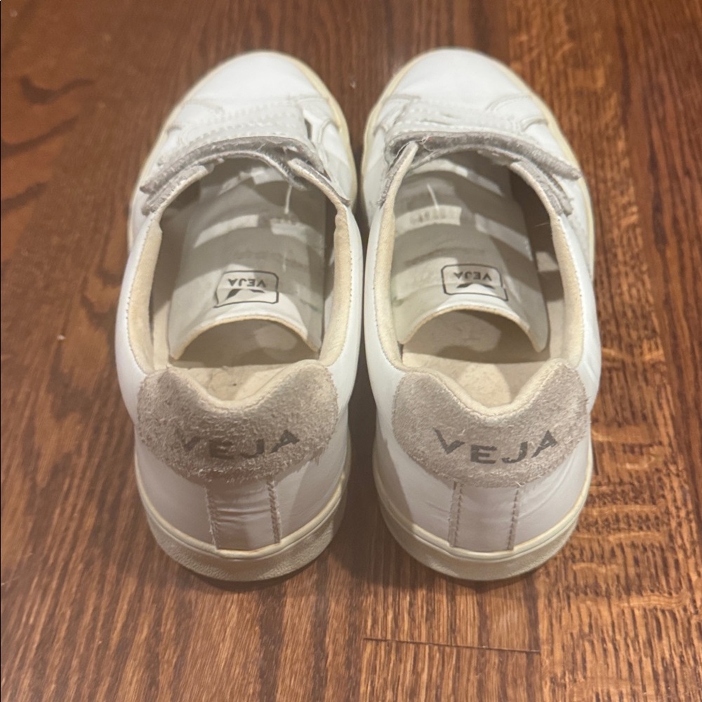 Veja Velcro Leather Sneakers Size 9 - Picture 2 of 5